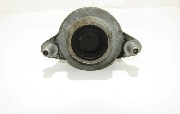 Mercedes-Benz E W212 Engine mount bracket A2042404217