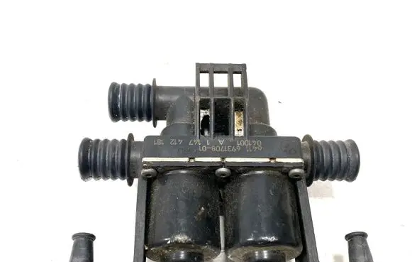 BMW 5 E60 E61 Coolant heater control valve 6931708 693170801 1147412181