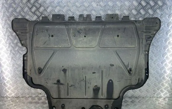 Skoda Superb B8 (3V) Engine splash shield/under tray 5Q0825236