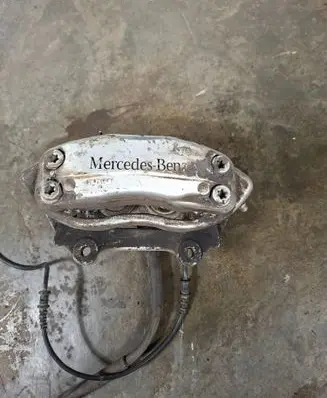 Mercedes-Benz E W211 Front brake caliper 20704704