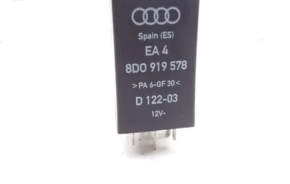 Volkswagen PASSAT B5 Other relay 8D0919578 D12203