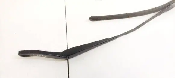Volvo V70 Front wiper blade arm 31276002