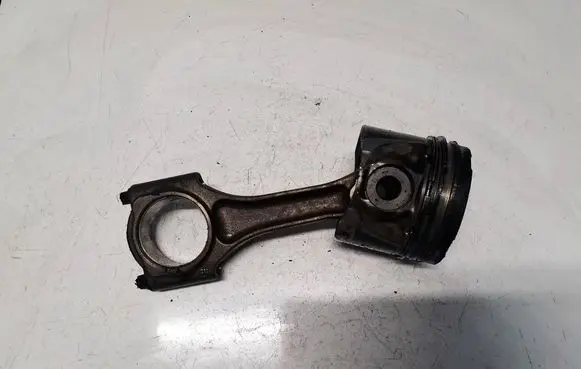 Opel Vectra B Piston with connecting rod 