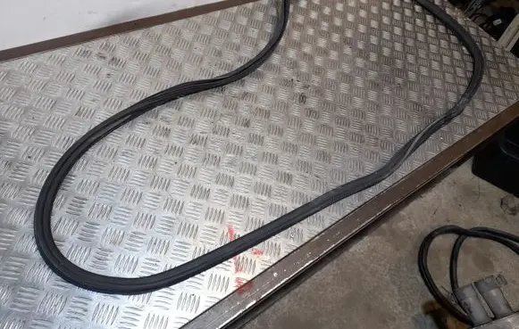 Audi Q5 SQ5 Front door rubber seal 8R0831721D