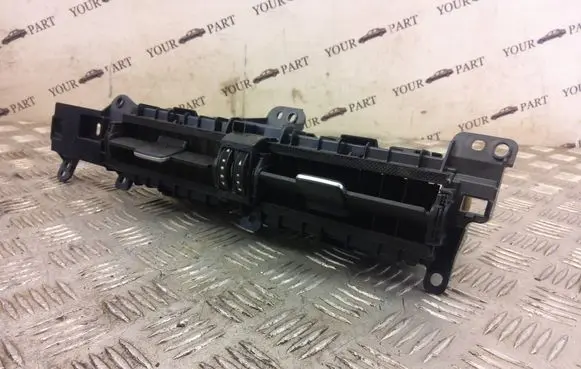 Toyota Auris E180 Dash center air vent grill 55670-02400 55670-02390
