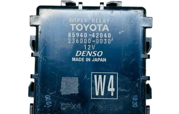 Toyota RAV 4 (XA50) Window wiper relay 8594042040
