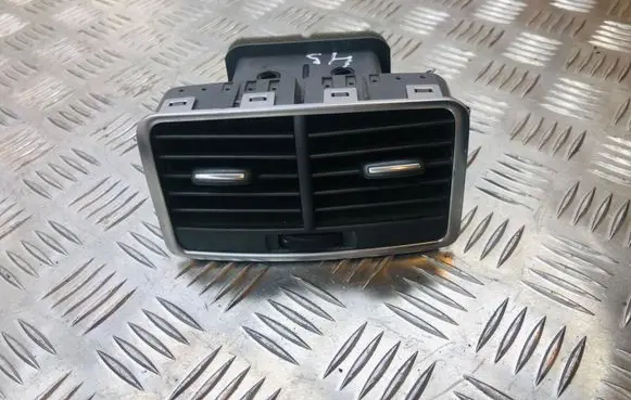 Rear air vent grill