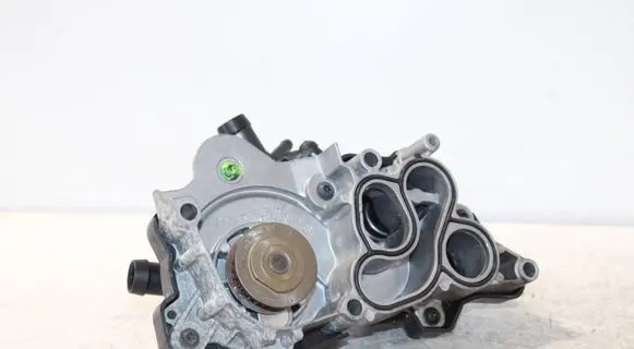 Volkswagen Golf Sportsvan Water pump 04E121042