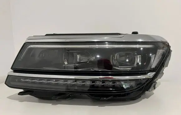 Volkswagen Tiguan Headlight/headlamp 5NB941081A