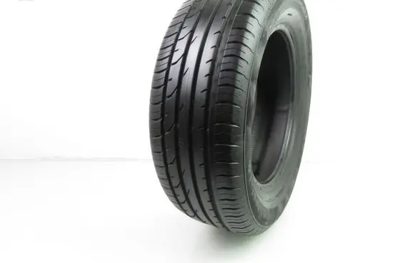 Volkswagen Golf V R16 summer tire 