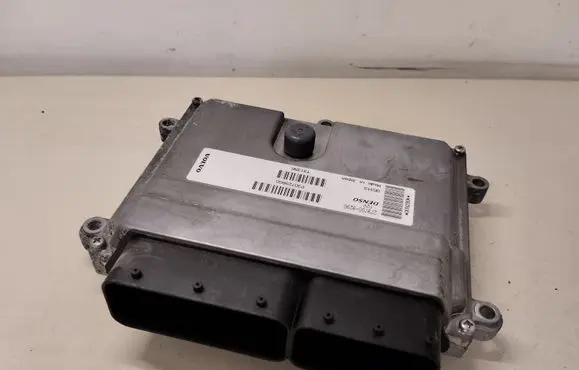 Volvo C30 Engine control unit/module 30729800 P30729800