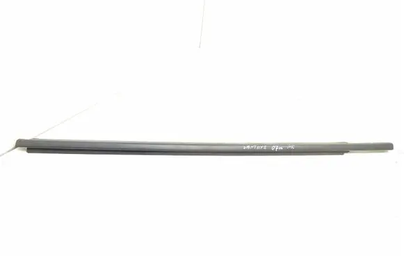 Hyundai Santa Fe Front door glass trim molding