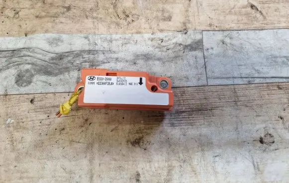 Hyundai Santa Fe Airbag deployment crash/impact sensor 9592026000 51030413 5WK42935
