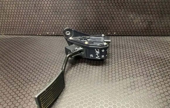 Honda CR-V Accelerator throttle pedal