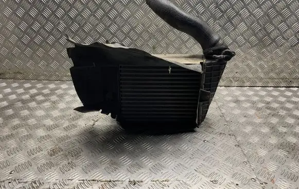 Audi A6 S6 C4 4A Intercooler radiator 1402429