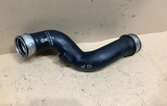Mercedes-Benz C W203 Intercooler hose/pipe A2035282082