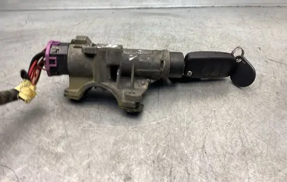 Audi A6 S6 C5 4B Ignition lock 4B0095851G
