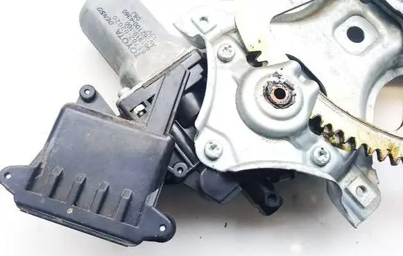 Toyota Auris 150 Front door window regulator motor 975514102 8572002230A