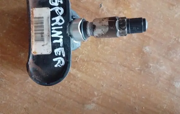 Mercedes-Benz Sprinter W906 Tire pressure sensor 