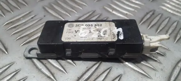 Volkswagen PASSAT B6 Antenna control unit 3C9035552