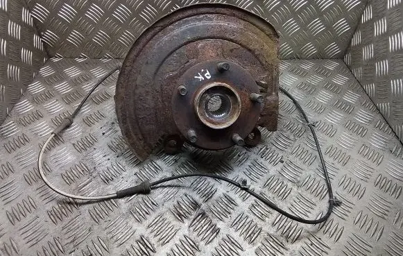 Nissan Leaf I (ZE0) Front wheel hub