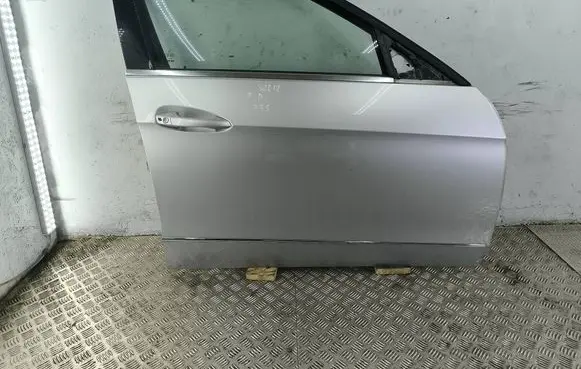 Mercedes-Benz E W212 Front door A2127200205