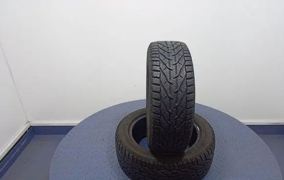 Alfa Romeo 156 R17 winter tire 3528709993081