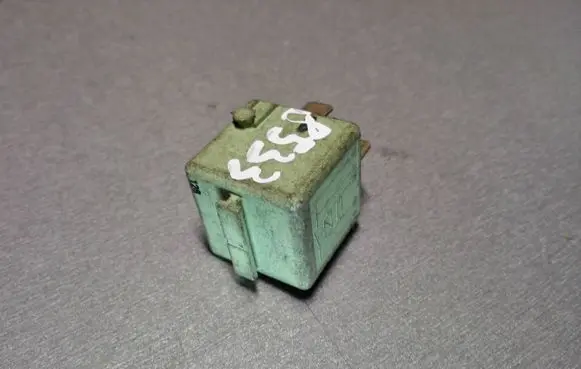 BMW 5 E39 Other relay 8373700 61368373700