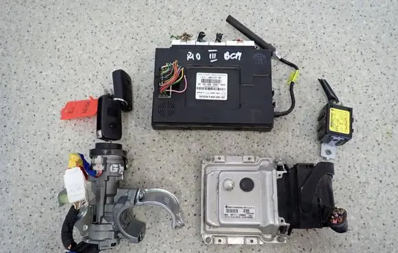 KIA Rio Engine control unit/module 3911103850