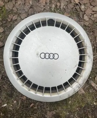 Audi 100 S4 C4 R14 wheel hub/cap/trim 443601147 443601147A