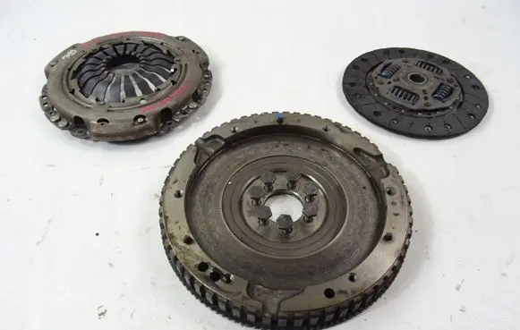 Nissan Micra K14 Clutch set kit 302103950R