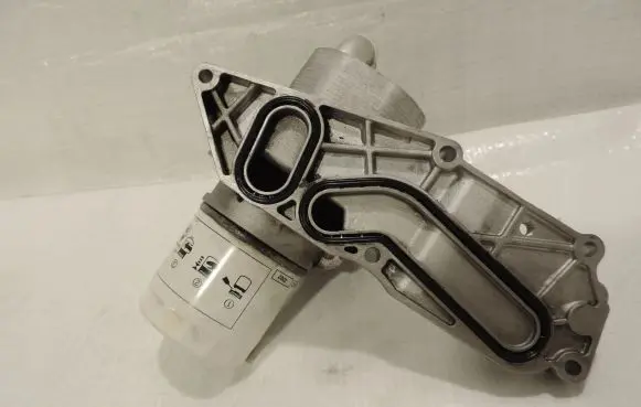 Ford Kuga III Oil filter mounting bracket
