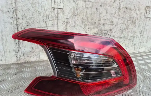 Peugeot 308 Rear/tail lights 982378680 81250102
