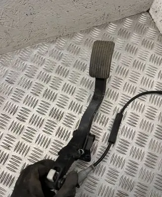 Mercedes-Benz ML W163 Accelerator throttle pedal 3000704