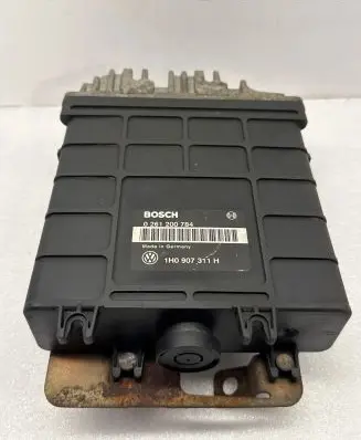 Volkswagen Golf III Engine control unit/module 1H0907311H 0261200784