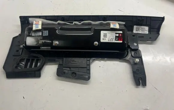 Tesla Model 3 Knee airbag 107782500D 107782500