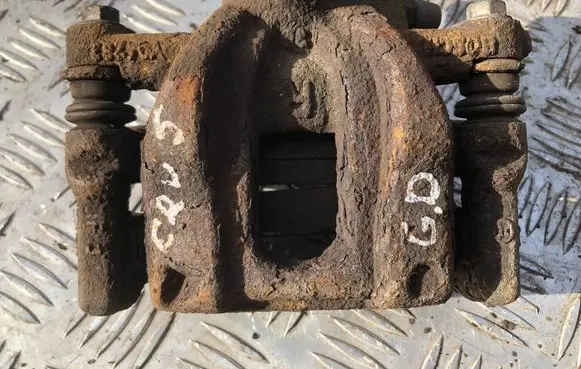 Honda CR-V Rear brake caliper
