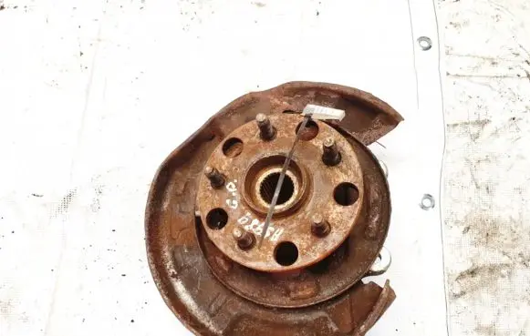 Lexus IS 220D-250-350 Rear wheel hub