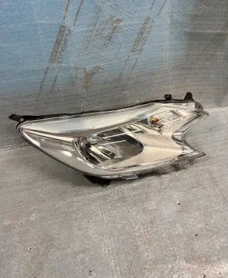 Nissan Note (E12) Headlight/headlamp