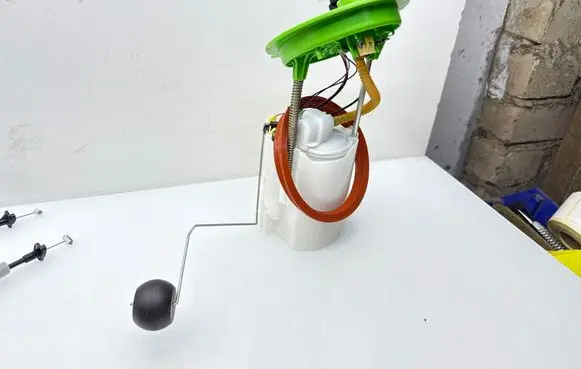 Volkswagen Golf VIII In-tank fuel pump 5Q0919051BE