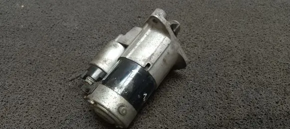 Renault Scenic II - Grand scenic II Starter motor 8200584675B M000T87881