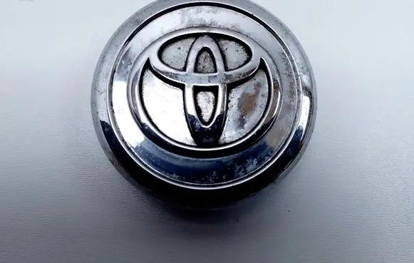 Toyota RAV 4 (XA30) R20 wheel hub/cap/trim 426030F010