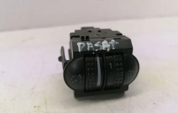 Volkswagen PASSAT B5.5 Headlight level height control switch 3B0941333C