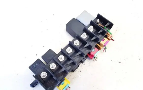 Audi A4 S4 B5 8D Fuse box set 899511000 443951253j