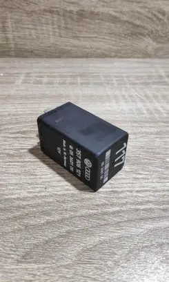 Volkswagen Golf III Other relay 357906121 117