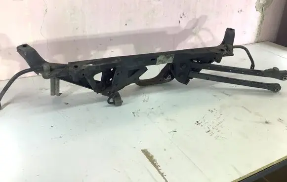 Mini Cooper Countryman R60 Rear subframe 9804406