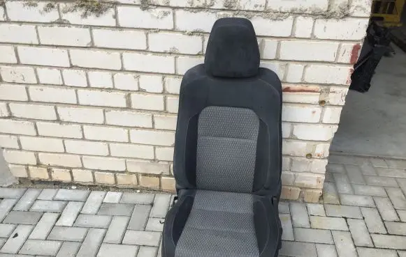 Toyota Auris E180 Front driver seat 562807009 2171548 20684754