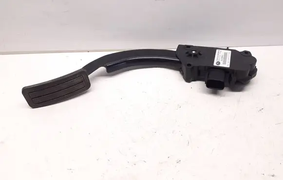 Land Rover Discovery 3 - LR3 Accelerator throttle pedal 8256105000
