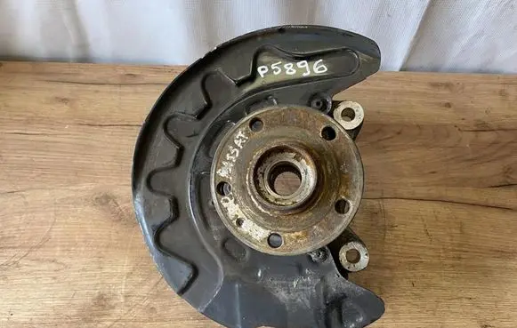 Volkswagen PASSAT B8 Front wheel hub 5Q0407258A