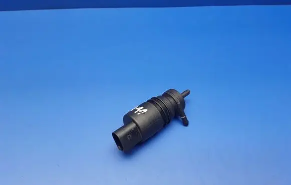 Mercedes-Benz E W211 Windscreen/windshield washer pump 3090179